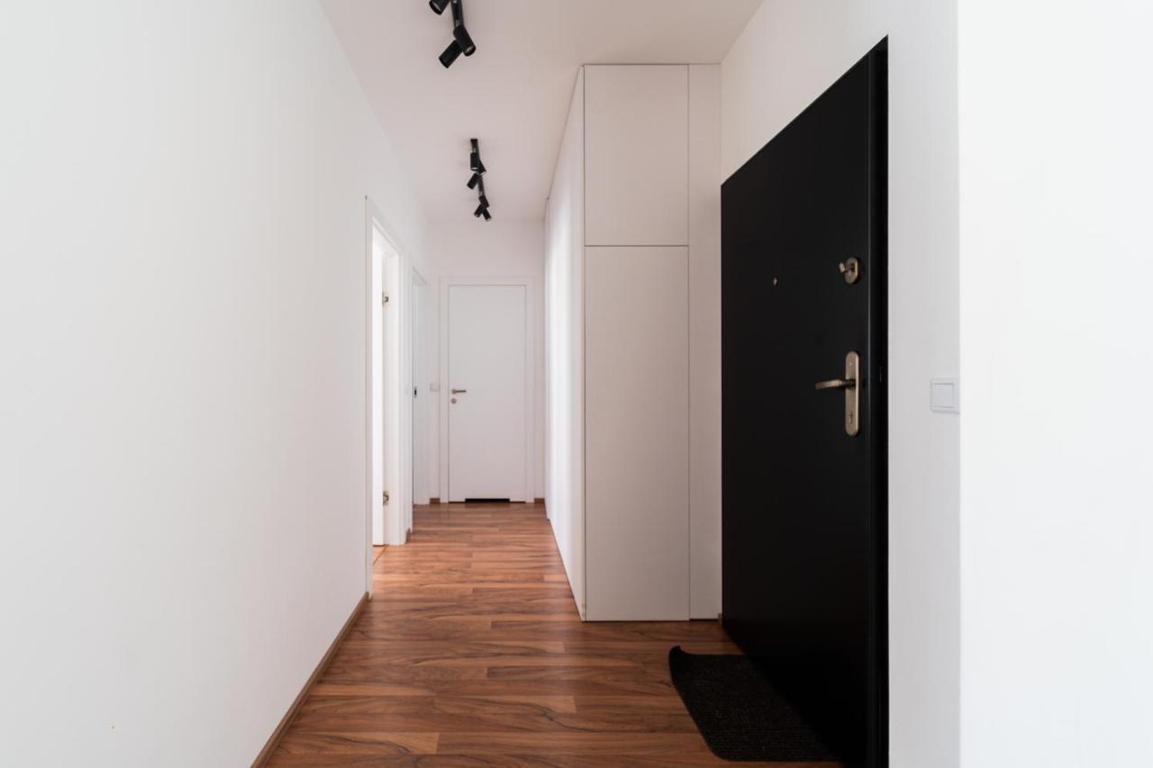 Big Apart - Atal Towers - 3 Rooms - Private Parking Place Breslavia Esterno foto